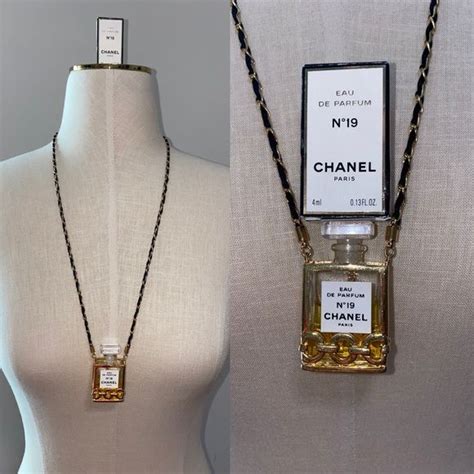 chanel perfume necklace 2020